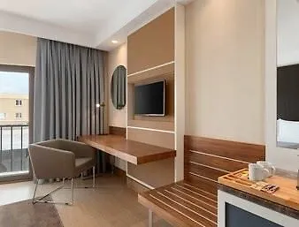 فندق Ramada By Wyndham Florya 4*