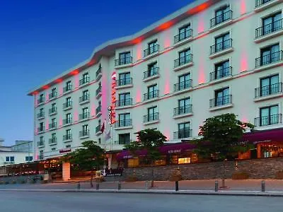 Hotel Ramada By Wyndham Florya 4*